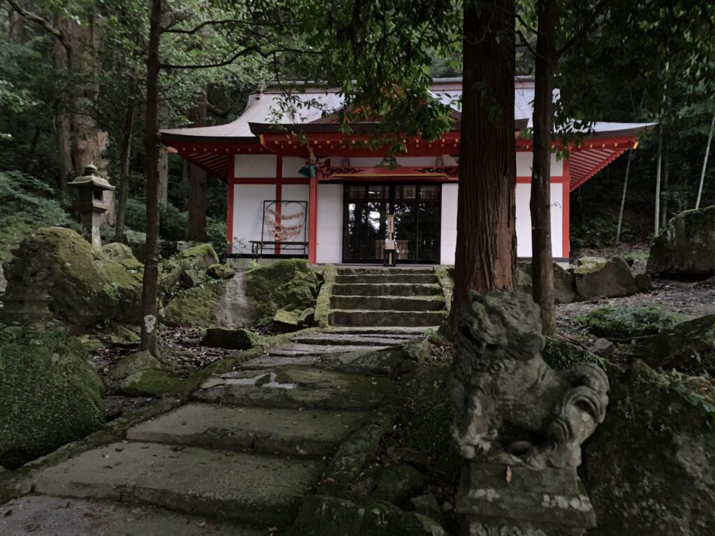 石體神社