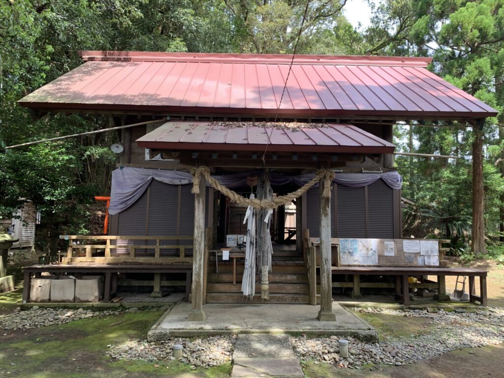 吾田神社　拝殿